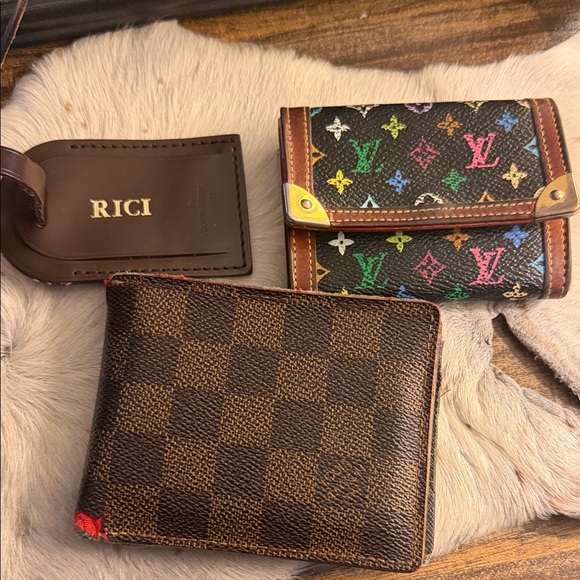 Pre owned LV wallets and Luggage tag - Picture 2 of 12